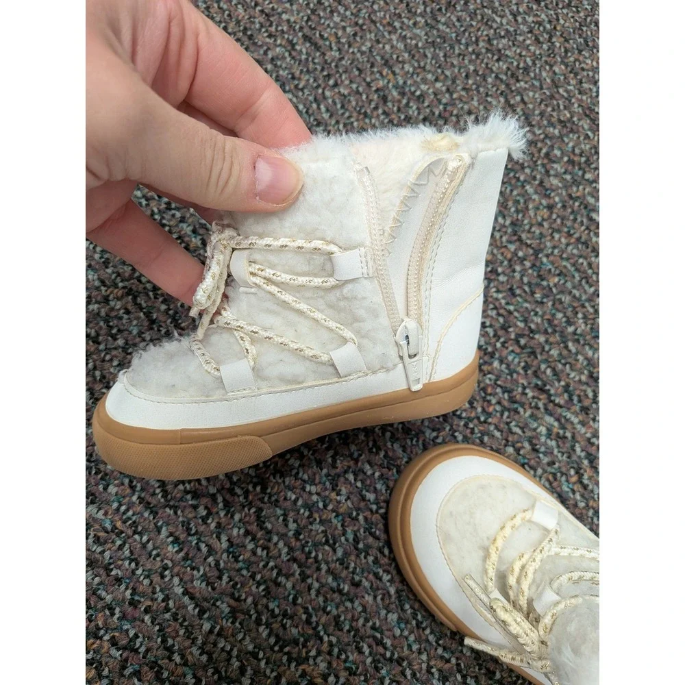 HM Toddler White Faux Fur Snow Boots Gold Metallic Lace Zip Size 6 US 22 EUR